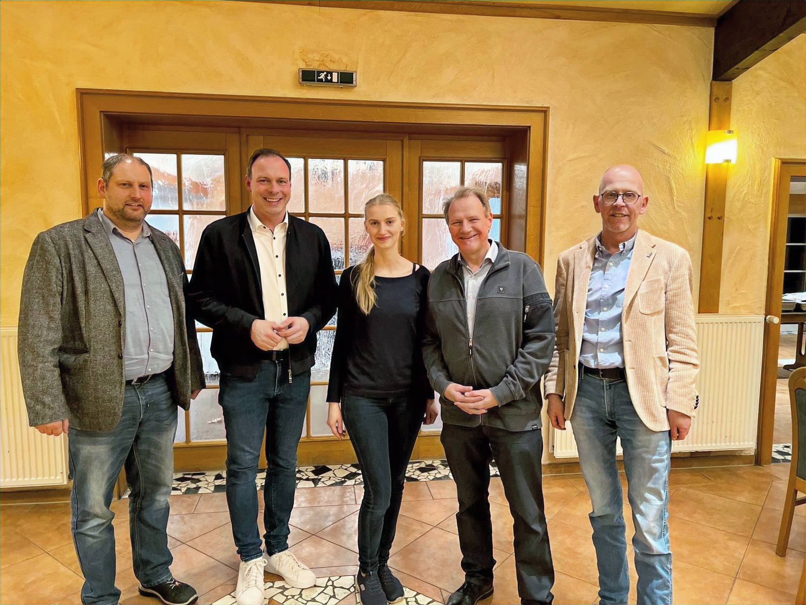 Kreistagsmitglied Ralf Niggemeier, B�rgermeister Johannes Lindhauer, Vorsitzende Annika Sandheinrich, Mitgliederbeauftragter Meinolf Wolke, Stadtverbandsvorsitzender Josef Westerhorstmann